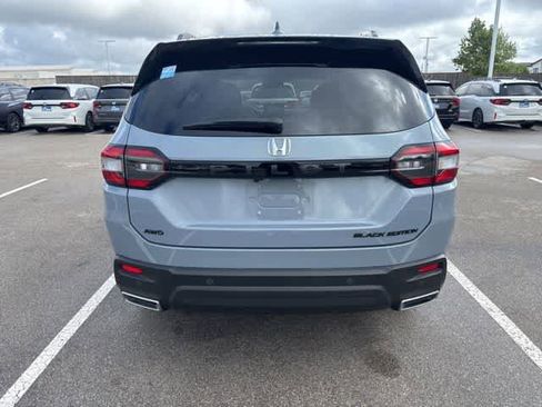 Used 2025 Honda Pilot Black Edition image 4
