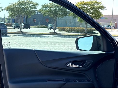 Used 2021 Chevrolet Equinox LT image 8