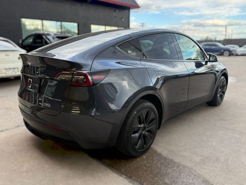 Used 2024 Tesla Model Y Long Range AWD/4WD image 25