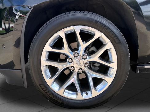 Used 2018 Cadillac Escalade ESV Platinum AWD/4WD image 11