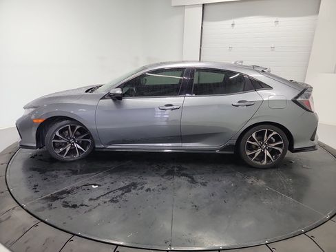 Used 2018 Honda Civic Sport Touring image 4