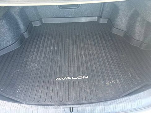 Used 2017 Toyota Avalon Limited w/ All Weather Liner Package FWD image 26