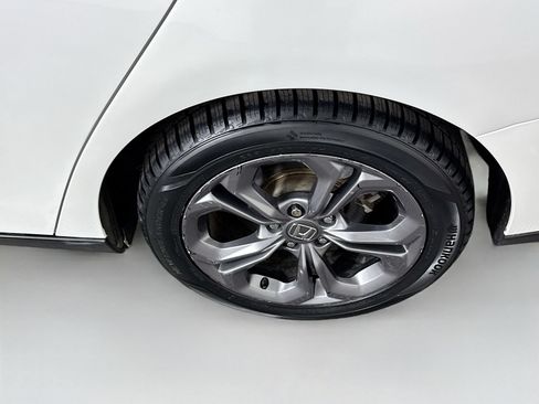 Used 2024 Honda Accord EX image 5
