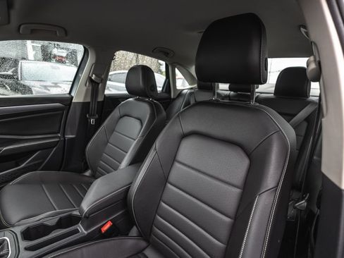 Used 2024 Volkswagen Jetta SE FWD image 21