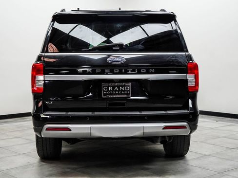 Used 2024 Ford Expedition XLT AWD/4WD image 9