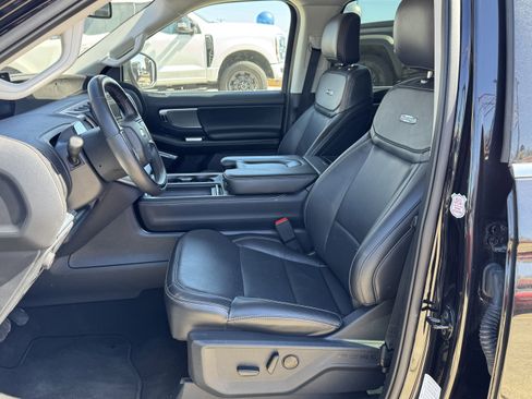 Used 2025 Ford Expedition Max Platinum image 17