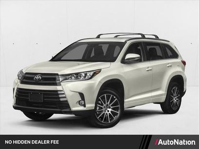 Used 2019 Toyota Highlander SE