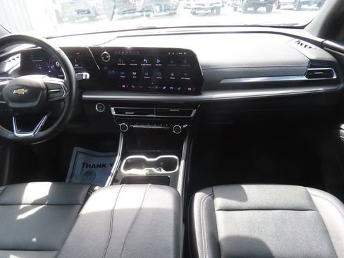 Used 2025 Chevrolet Traverse LT AWD/4WD image 25