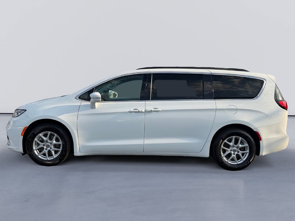 Used 2022 Chrysler Pacifica Touring-L FWD image 6
