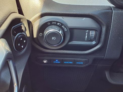 Used 2024 Jeep Wrangler Unlimited w/ Convenience Group image 17