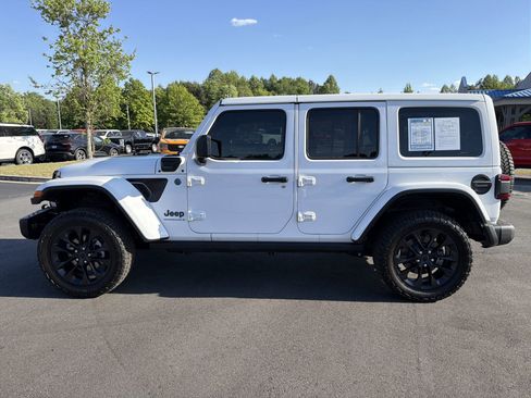 Used 2025 Jeep Wrangler Unlimited Sahara image 23