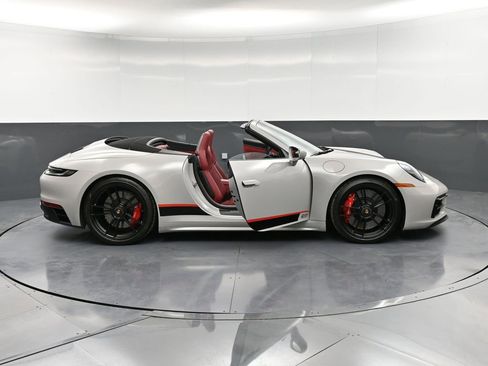 Certified 2024 Porsche 911 Carrera GTS RWD image 38