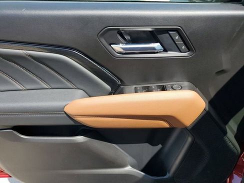 New 2026 GMC Canyon AT4 AWD/4WD image 17