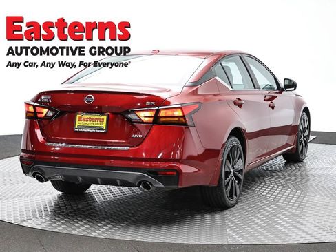 Used 2022 Nissan Altima 2.5 SR AWD/4WD image 5