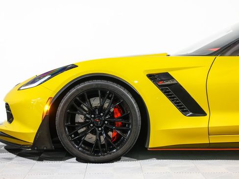 Used 2016 Chevrolet Corvette Z06 w/ 3LZ Preferred Equipment Group RWD image 24