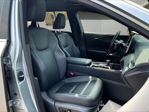 Used 2023 Lexus RX 350 Premium w/ Accessory Package AWD/4WD image 29