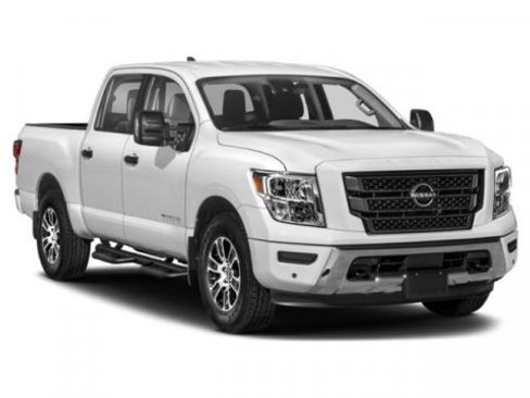 Certified 2024 Nissan Titan SV w/ SV Convenience Package image 9