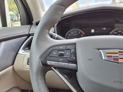 Certified 2023 Cadillac XT6 Premium Luxury image 28