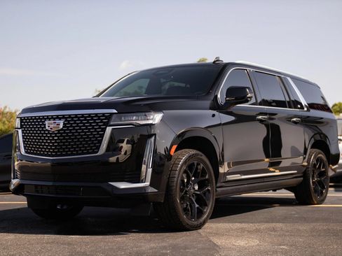 Used 2021 Cadillac Escalade ESV Premium Luxury w/ Driver Assist Tech Package AWD/4WD image 9