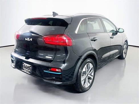 Used 2022 Kia Niro EX w/ Cold Weather Package image 7