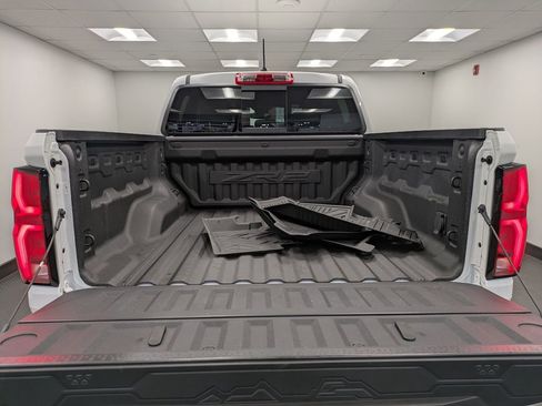 Used 2024 Chevrolet Colorado ZR2 w/ Technology Package image 24