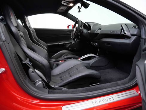 Certified 2016 Ferrari 488 GTB RWD image 12