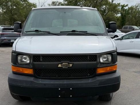 Used 2016 Chevrolet Express 3500 Extended RWD image 3