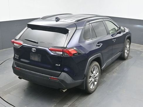 Used 2019 Toyota RAV4 XLE Premium FWD image 25