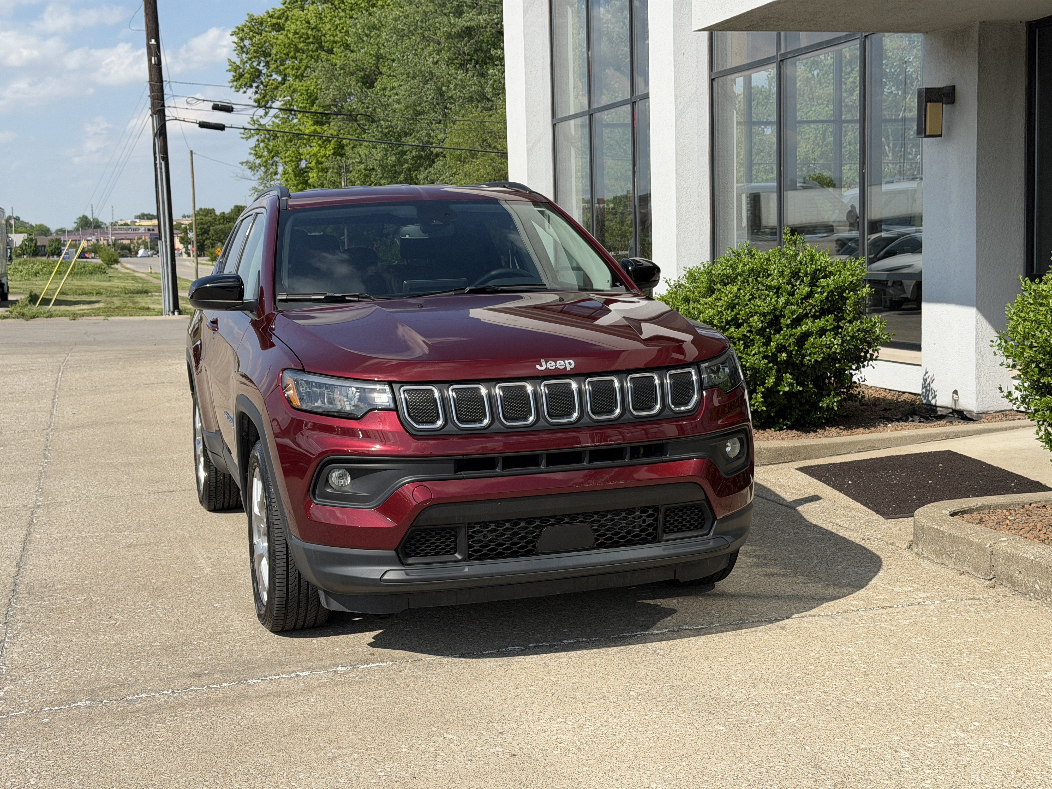 Used 2022 Jeep Compass Latitude AWD/4WD image 16