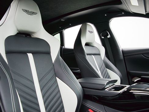 Used 2023 Aston Martin DBX 707 AWD/4WD image 31