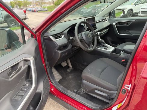 Used 2025 Toyota RAV4 LE image 10