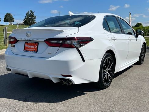 Used 2022 Toyota Camry SE FWD image 7
