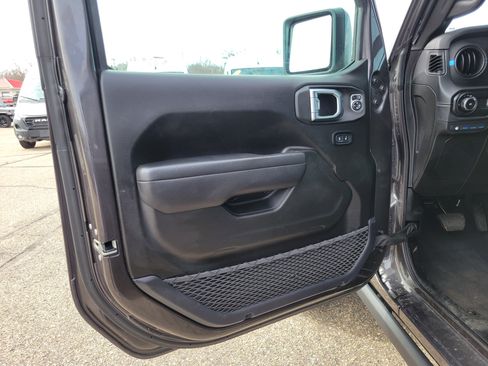 Used 2025 Jeep Wrangler Unlimited Rubicon 4xe w/ Convenience Group image 6