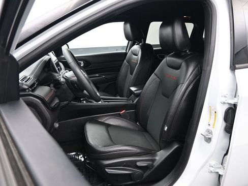 Used 2025 Jeep Compass Trailhawk AWD/4WD image 19