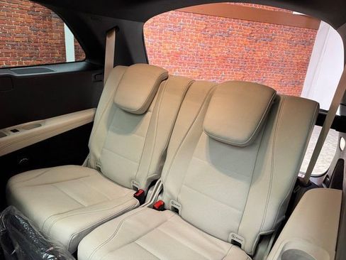 New 2026 Mercedes-Benz GLS 450 4MATIC image 23