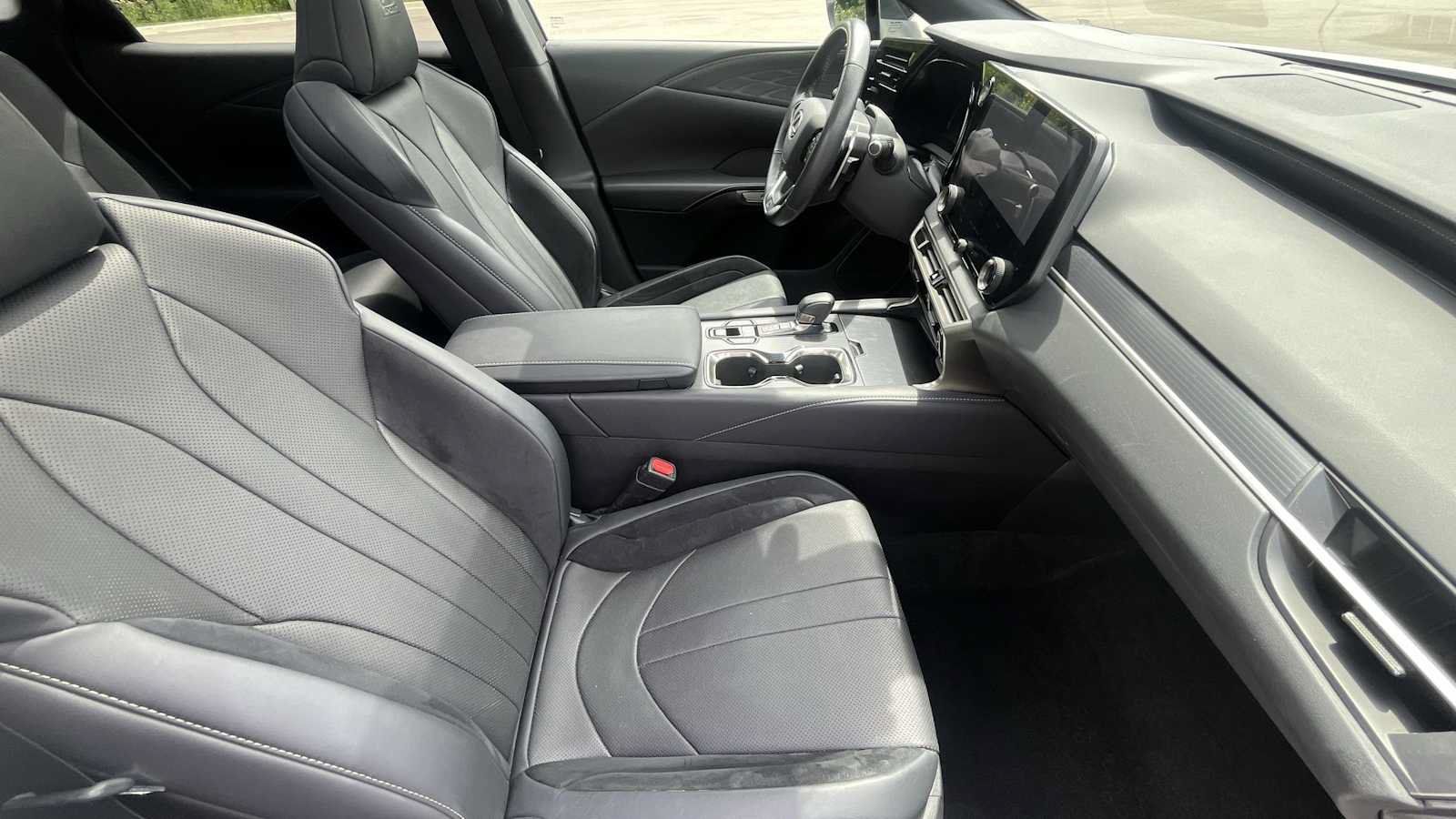 Used 2023 Lexus RX 500h F Sport w/ Cold Area Package AWD/4WD image 11