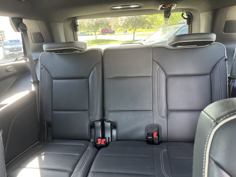 Used 2023 Chevrolet Tahoe Premier AWD/4WD image 15