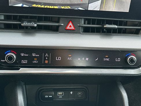 Certified 2023 Kia Sportage SX image 22