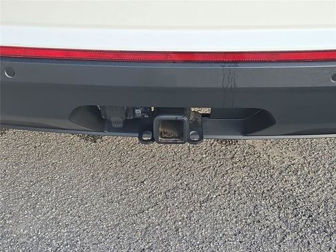 Used 2025 Volkswagen Atlas Cross Sport SE w/ Panoramic Sunroof Package image 5