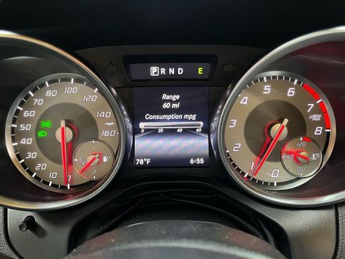 Used 2015 Mercedes-Benz SLK 250 w/ Premium Package image 19