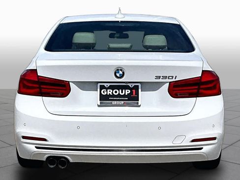 Used 2017 BMW 330i Sedan RWD image 5
