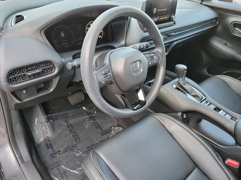 Used 2023 Honda HR-V LX image 18