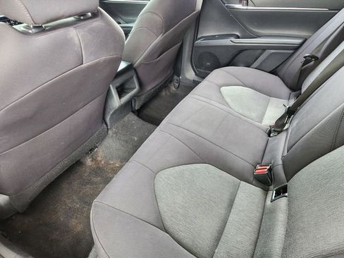 Used 2019 Toyota Camry LE image 28