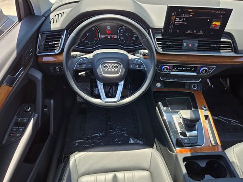 Used 2023 Audi Q5 2.0T Premium w/ Convenience Package AWD/4WD image 12