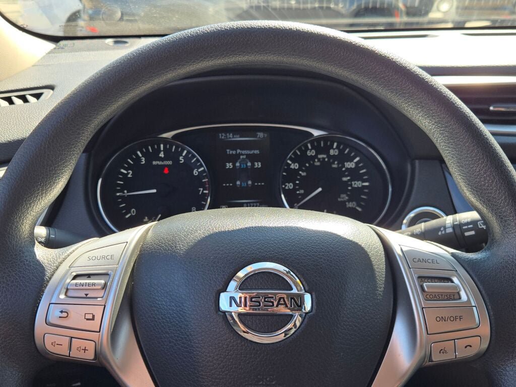 Used 2015 Nissan Rogue SV AWD/4WD image 32