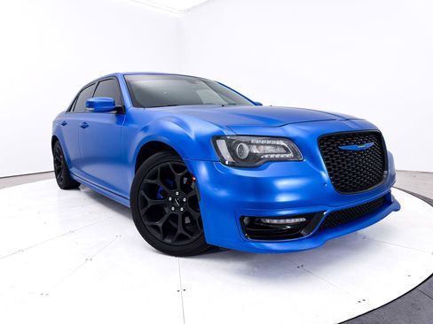 Used 2018 Chrysler 300 S w/ 300S Premium Group image 1