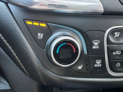 Used 2020 Chevrolet Equinox Premier image 15