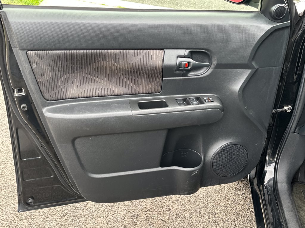 Used 2014 Scion xB FWD image 11