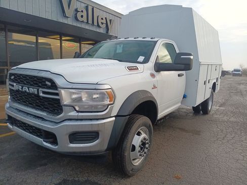 New 2024 RAM 5500 Tradesman image 3