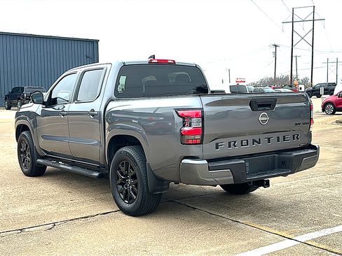 Used 2023 Nissan Frontier SV w/ Midnight Edition Package image 6